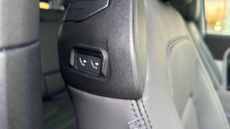 Land Rover Defender 3.0 D350 X-Dynamic HSE 90 3dr Auto Diesel Estate